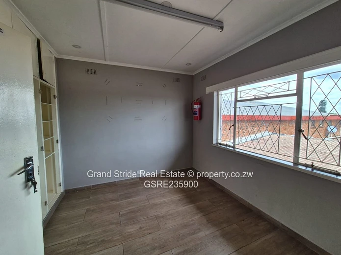 Retail/Shop To Rent In Kamfinsa