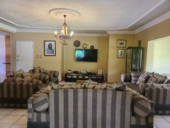 6 Bedroom House