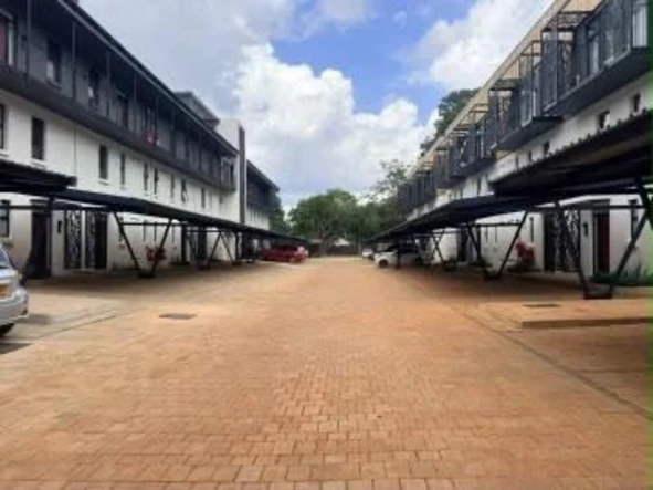 2 Bedroom Flat & Apartment
