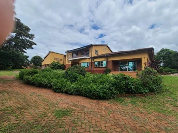 8 Bedroom House