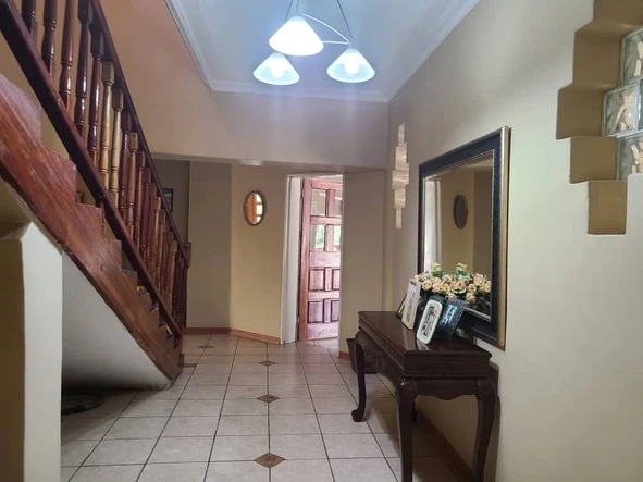6 Bedroom House